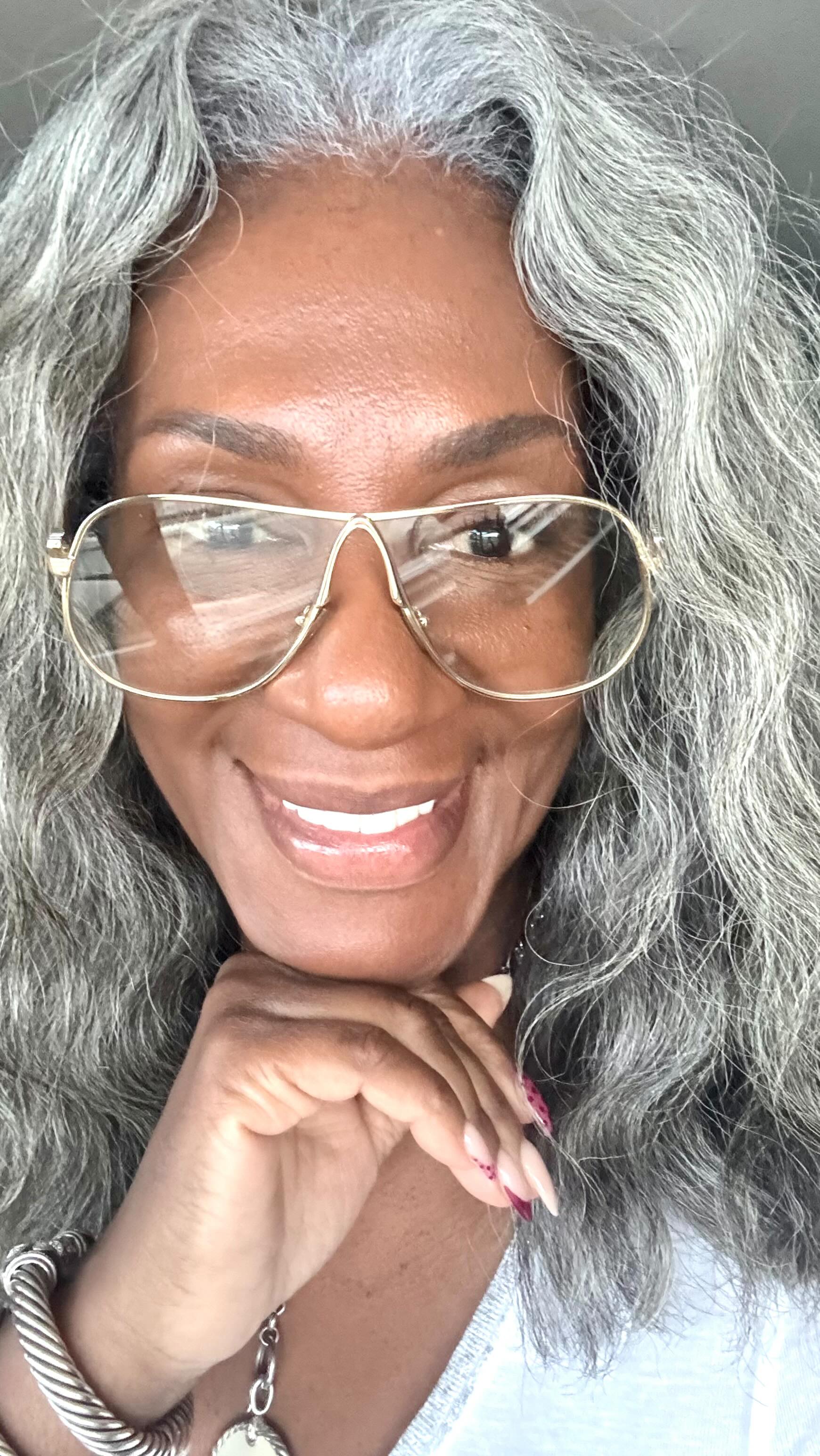 Instagram post by @taskyourself for COVERGIRL. Caption reads: Too many reasons to use my @covergirl Simply....