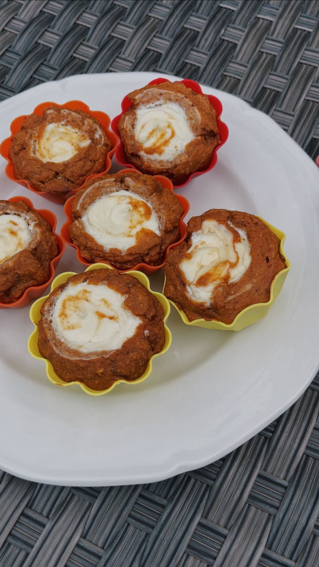 Instagram post by @fitfoodieliving for 1UP Nutrition. Caption reads: Starbucks has nothing on these 🎃✨ [~87 cals 10g....