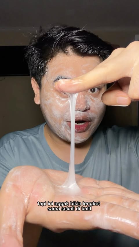 Instagram post by @izanesia for Facerinna. Caption reads: sabun cuci muka anti lengket! #trend #facerinna....