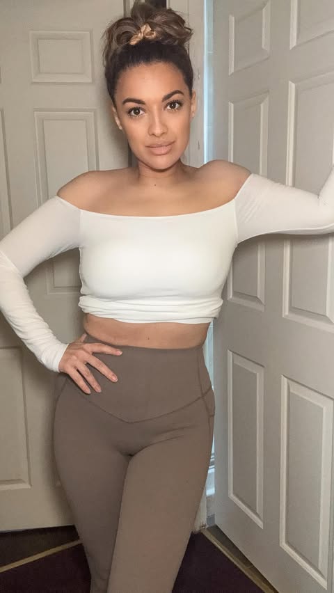 Instagram post by @misschanteller for Sintillate Talent. Caption reads: [...] #halarauk Thanks always @sintillatetalent....