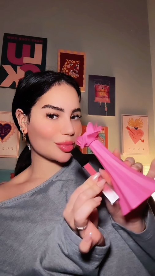 Instagram post by @veehaddad for So Avant Garde. Caption reads: A fragrance as dreamy as it looks ✨ @csiriano Oh....
