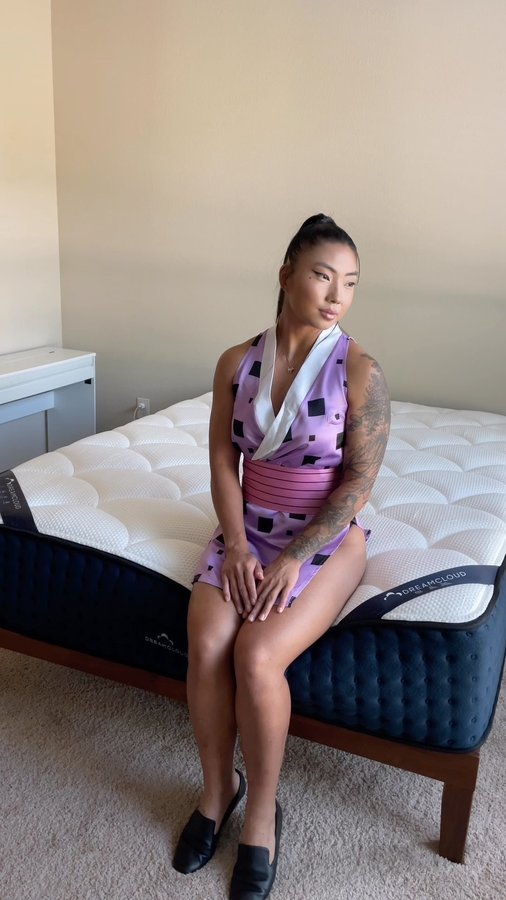 Instagram post by @itsladyleigh_ for DreamCloud Sleep. Caption reads: [...] sleep recovery until I upgraded to....