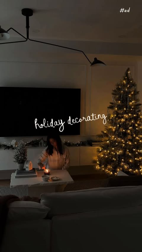 Instagram post by @qingaling for Glade. Caption reads: [...] makes my whole home smell festive....