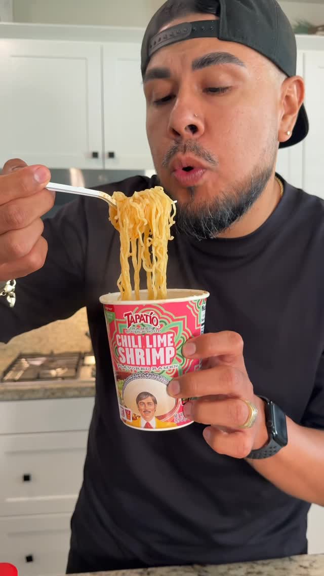 Instagram post by @rubenhndzv for Tapatio Ramen. Caption reads: [...] AND heat, which I love 🔥😮‍💨....