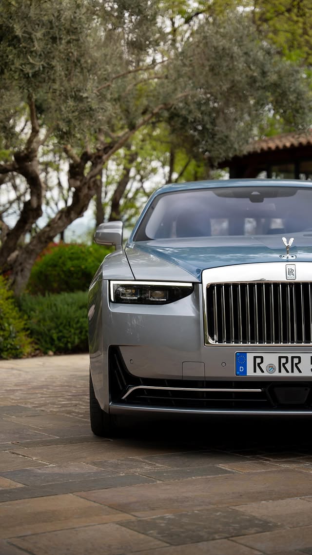 Instagram post by @the.mattbook for Rolls-Royce Motor Cars. Caption reads: [...] #rollsroyceghost #rollsroycecars....