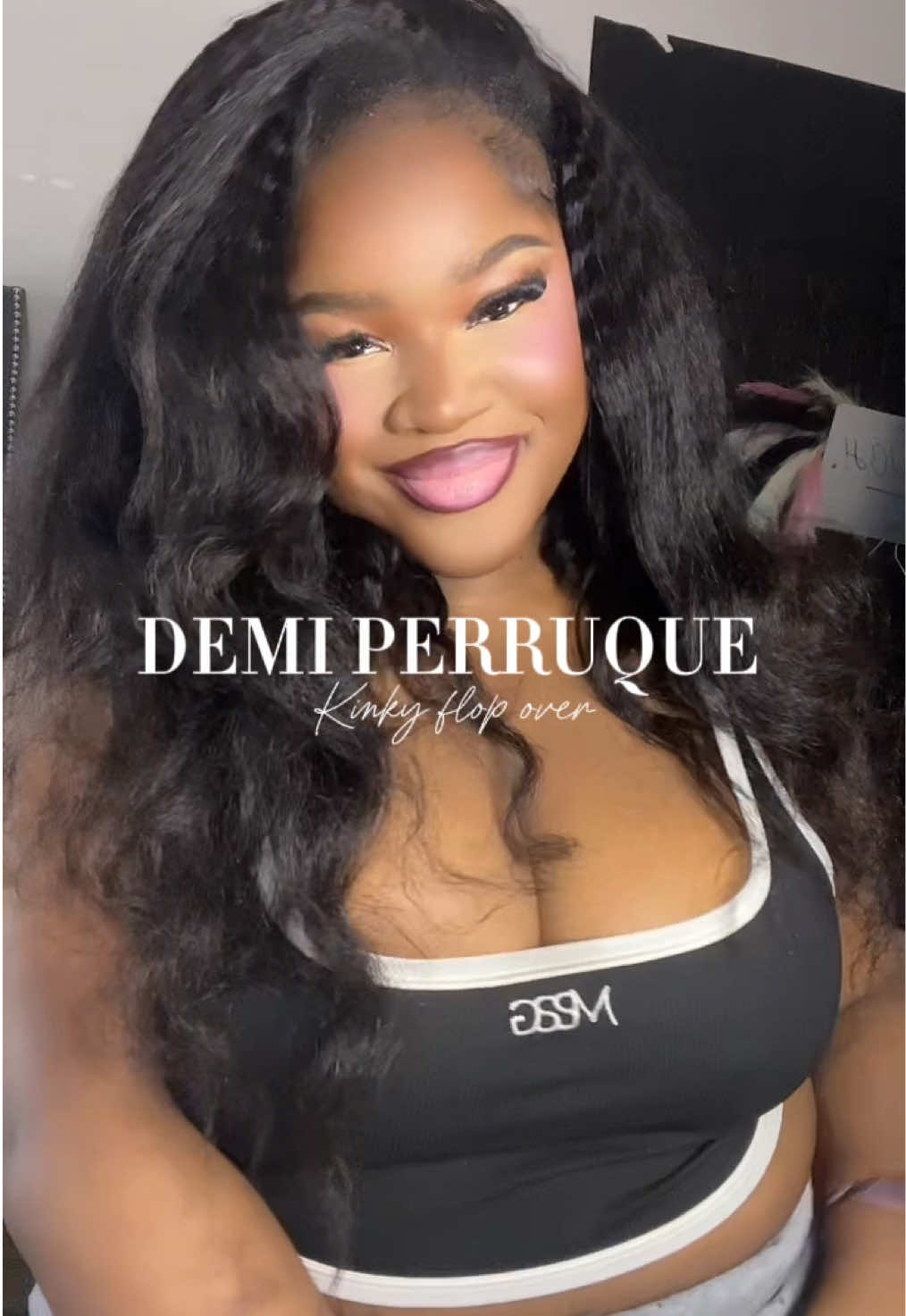 TikTok post by @mvltch0 for OQHAIR. Caption reads: Dingue 😍@OQHAIR #wig #wiginstall.
