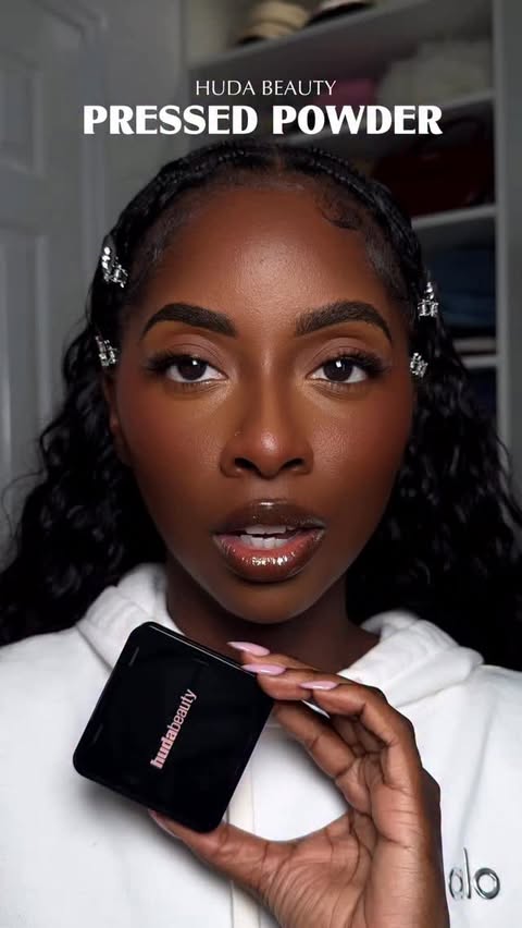 Instagram post by @meliszamcfierce for Huda Beauty. Caption reads: AIRBRUSHED ! Can I send a thank you card ?....