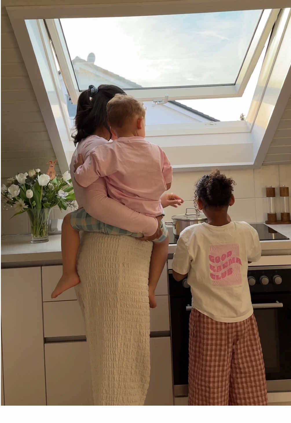 TikTok post by @vanessajackzon_ for Knorr. Caption reads: *Anzeige Wer kennt's nicht? Die Kinder kommen....