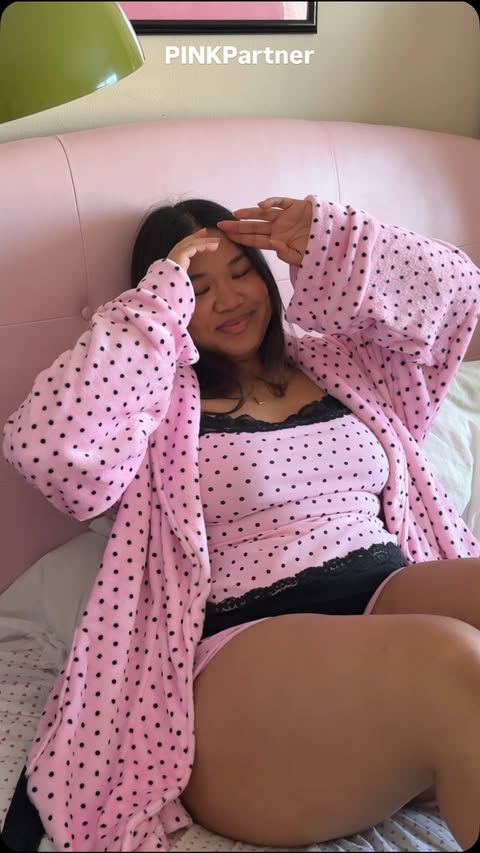 Instagram post by @laurenlicup for Frankies Bikinis. Caption reads: [...] on haul from the latest @vspink x....