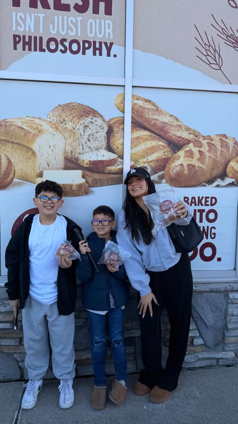 Instagram post by @heydylopez_ for Cobs Bread. Caption reads: [...] to do with the kids?? Head to @cobsbread on....