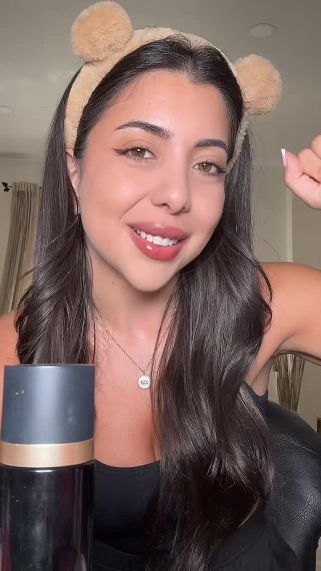 Instagram post by @makeupbrains for Feel22. Caption reads: ADHA SALE ON @feel22beauty.