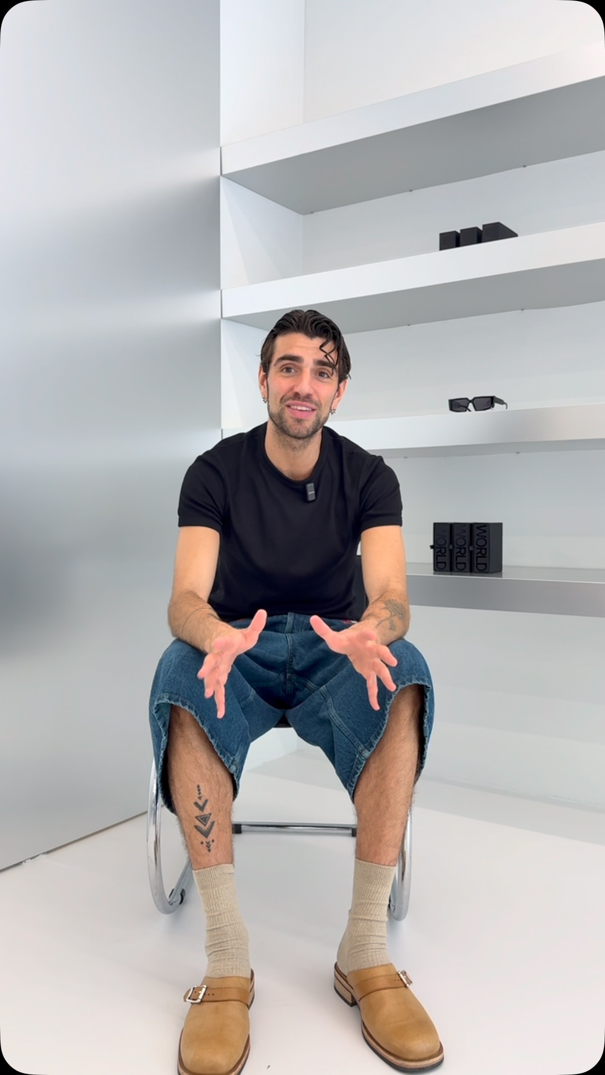 Instagram post by @luigigiaretti for Unobravo. Caption reads: Forse il vero must-have del 2025 è parlare con uno....