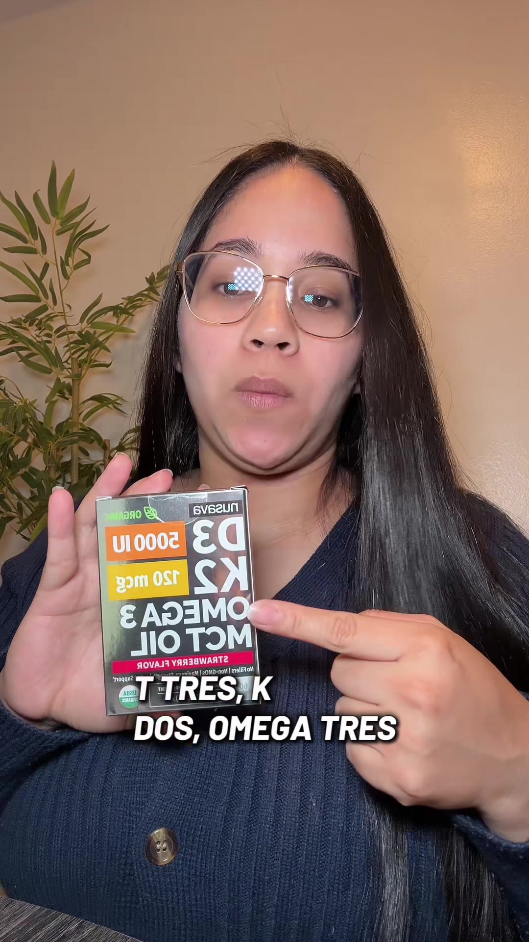 TikTok post by @lugemap for Nusava. Caption reads: [...] debes iniciar desde adentro #vitamins....