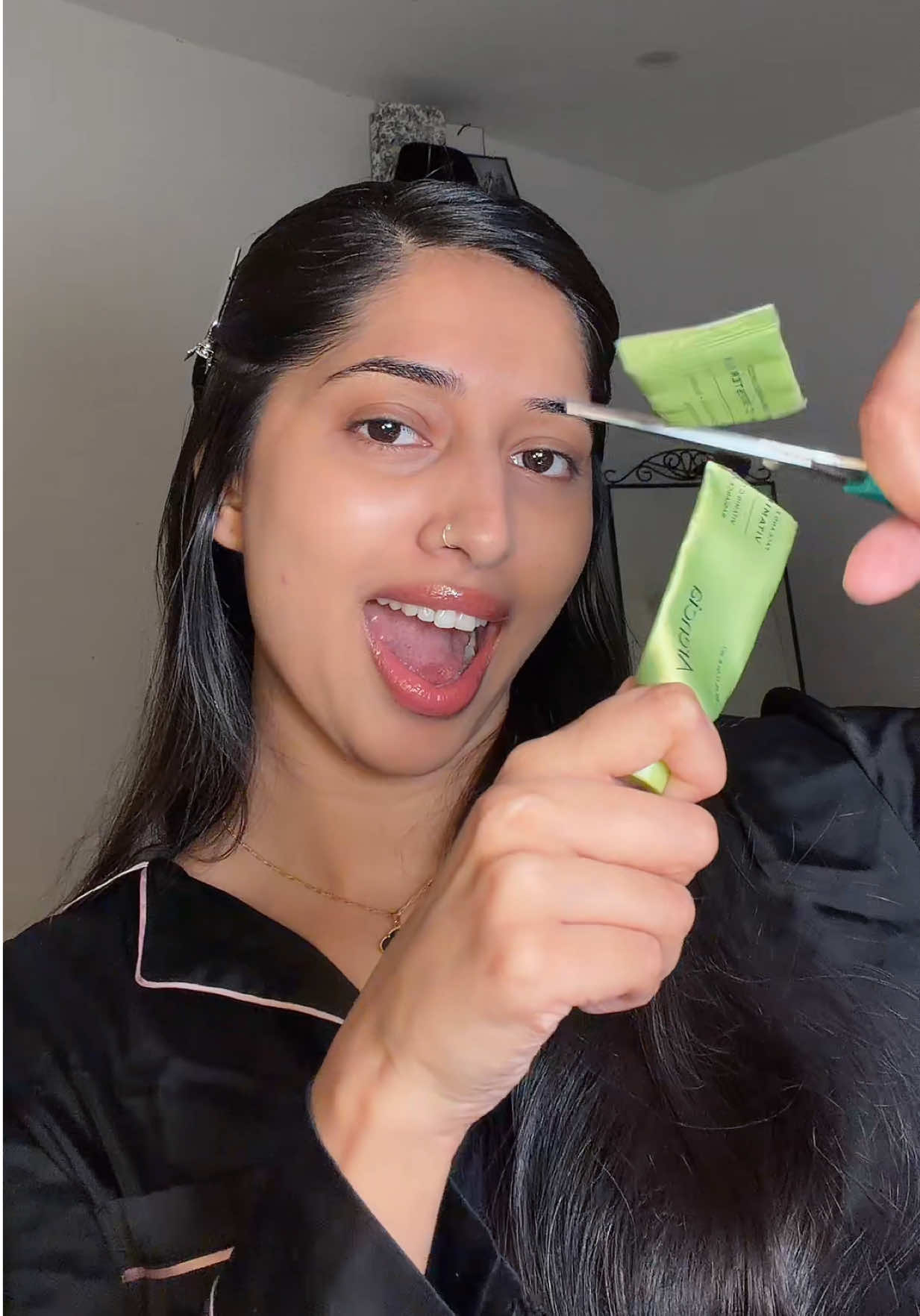 TikTok post by @humnax for arencia. Caption reads: [...] that saved my dark under eyes!!✨ @Arencia....