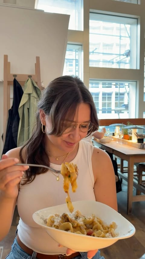 Instagram post by @laura_vadimivna for Invyted. Caption reads: [...] Thank you @vapianouk for having us 🫶....