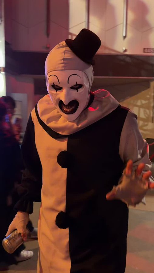 Instagram post by @itschristianeverywhere for Halloween Horror Nights. Caption reads: I’m Going To Miss Art The Clown! 🤡.