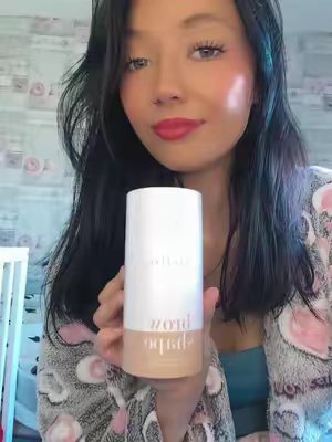 TikTok post by @sophhie_xo00 for byellie. Caption reads: @byelliebeauty.