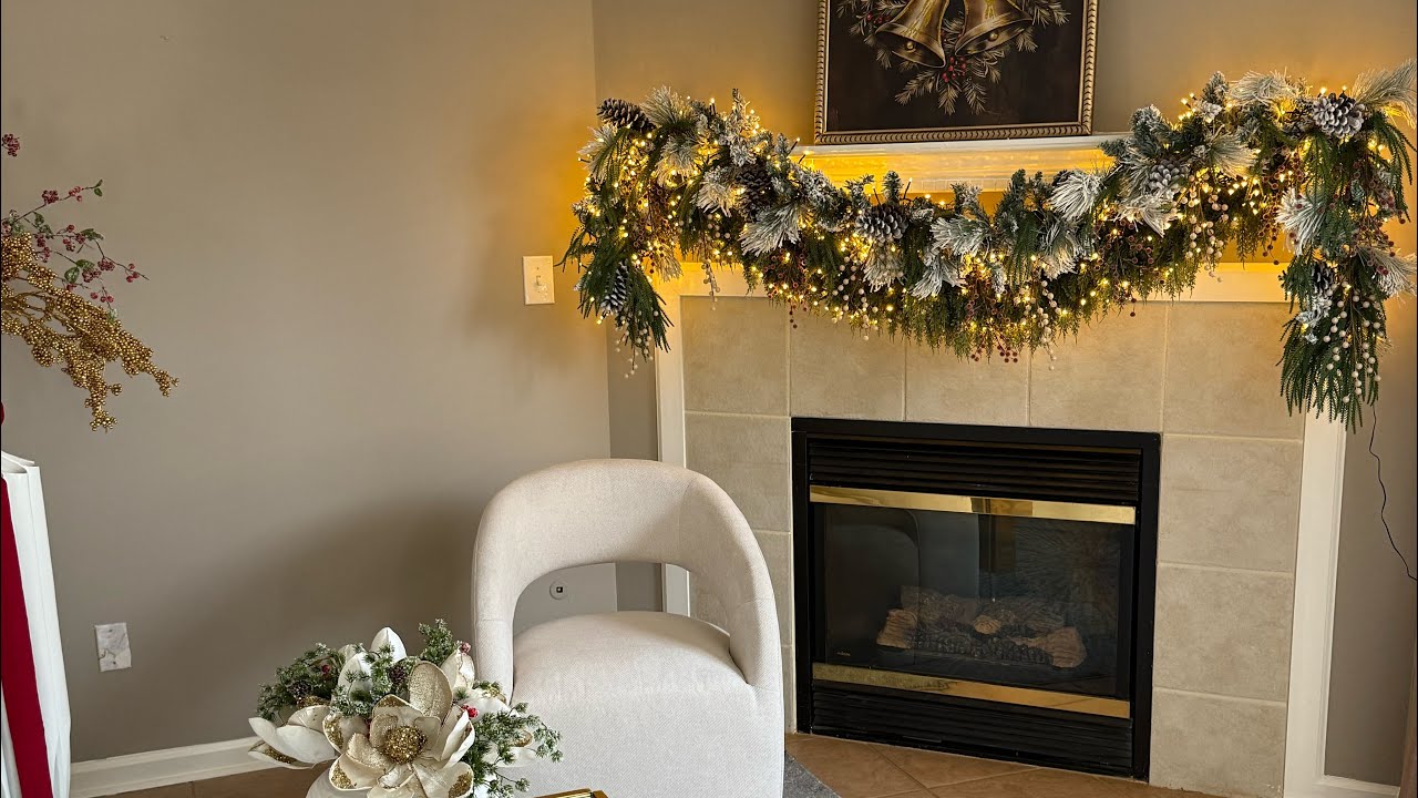 YouTube post by @conymaradiaga for Skeepers. Caption reads: Transformando mi chimenea en Navidad 🎁-ollny....