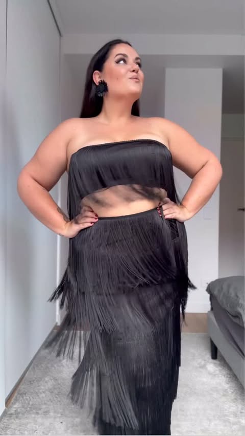 Instagram post by @vickrchloe for Showpo. Caption reads: @showpo outfits on a size 20 body Pt i don’t [...].
