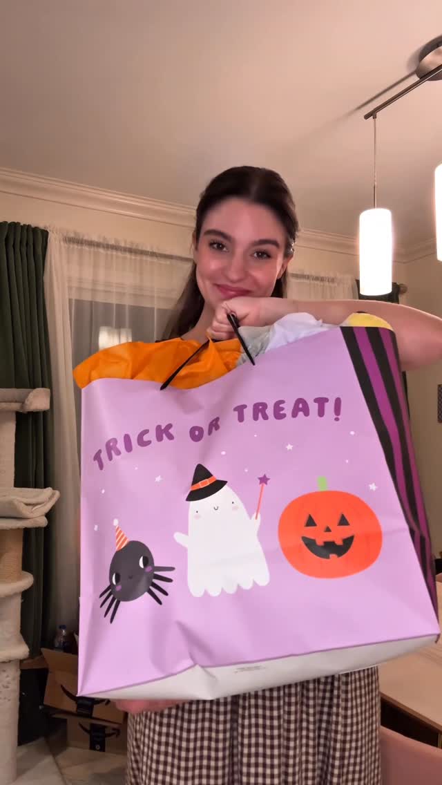 Instagram post by @tayamillerr for Bluey. Caption reads: day 27 of costumes until halloween: BLUEY!....