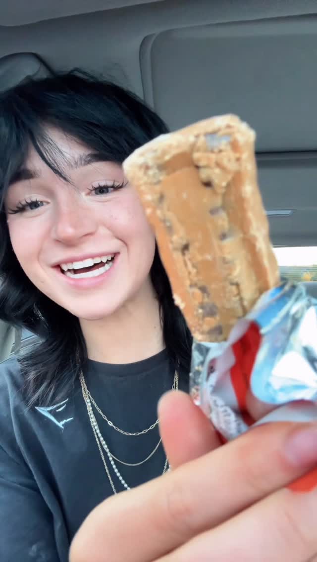 Instagram post by @thebuffunicornn for BUILT Bar. Caption reads: i love a nut 🥜 
-
@builtbar 
-
#proteinbar....