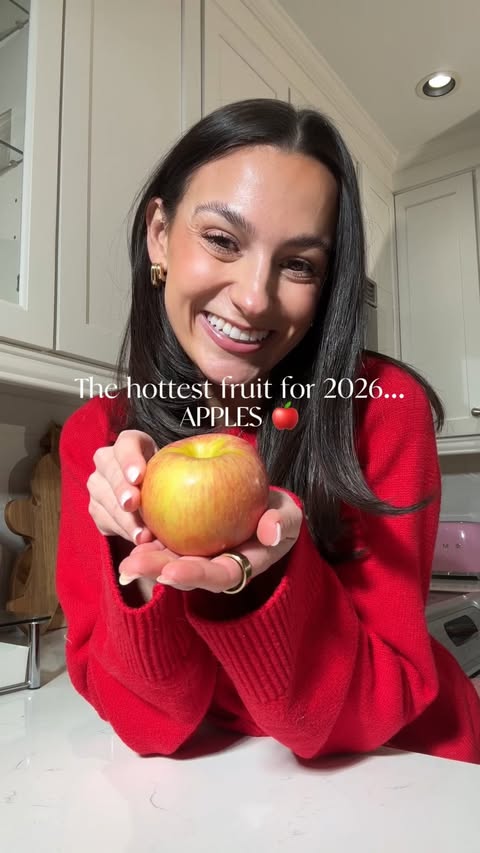 Instagram post by @dietitiancass for Yes Apples. Caption reads: More @yesapples in 2026! 🍎 I’m a dietitian, and....