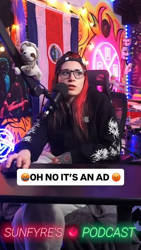 Instagram post by @sunfyretv for Elgato. Caption reads: 🎤 WAVE DX @elgato Mic 💡 Light strips, Ring light....