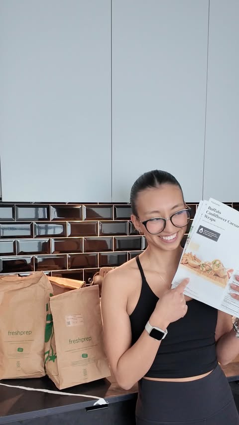 Instagram post by @itslaura.higuera for Fresh Prep. Caption reads: [...] smart 🫱🏽‍🫲🏾 That’s why I use....