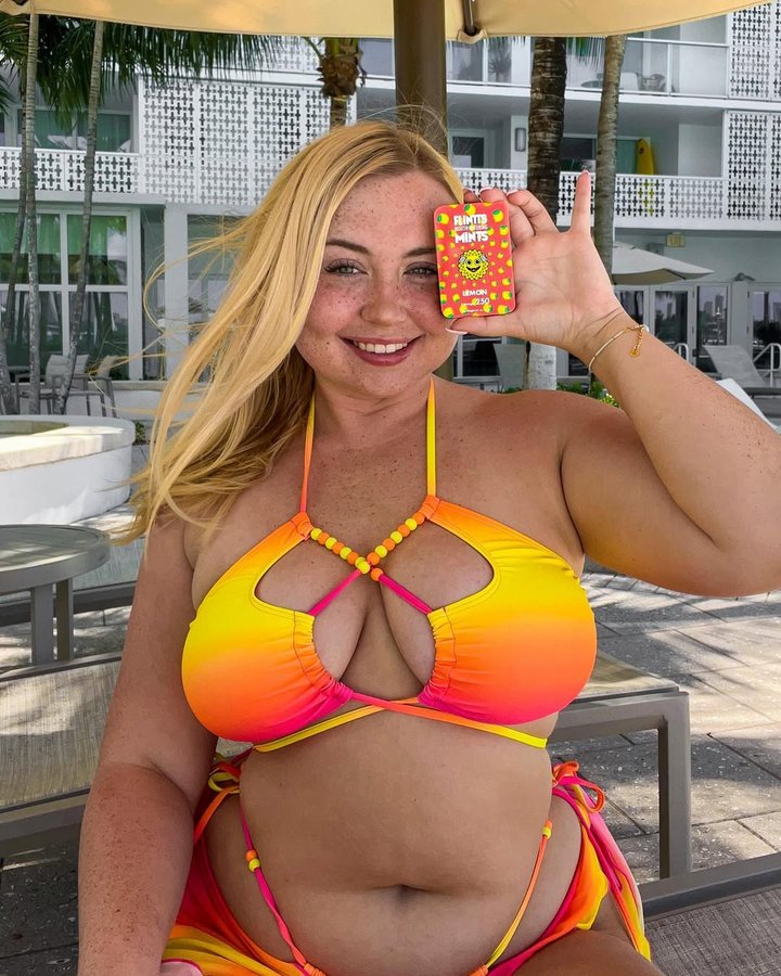 Instagram post by @presidentniki for Flintts. Caption reads: [...] meds make my mouth dry :/ Shout out....