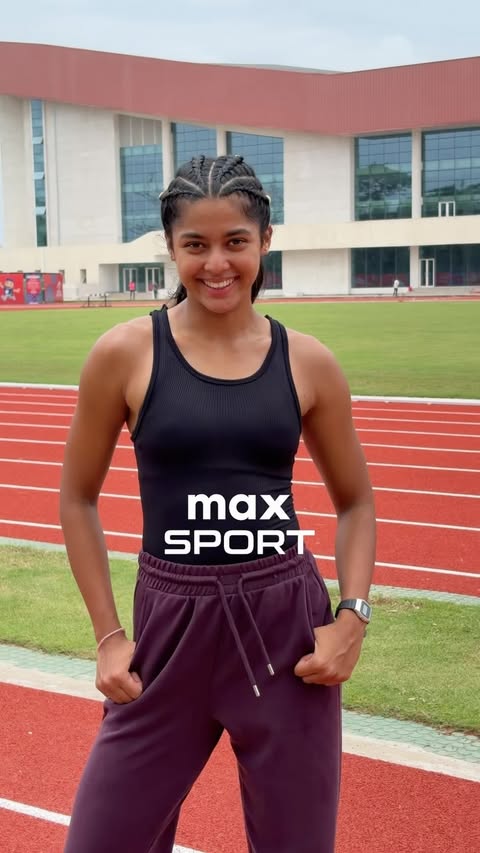 Instagram post by @ishaa.negi_ for Max Fashion. Caption reads: [...] at 530+ Max stores or shop online at....