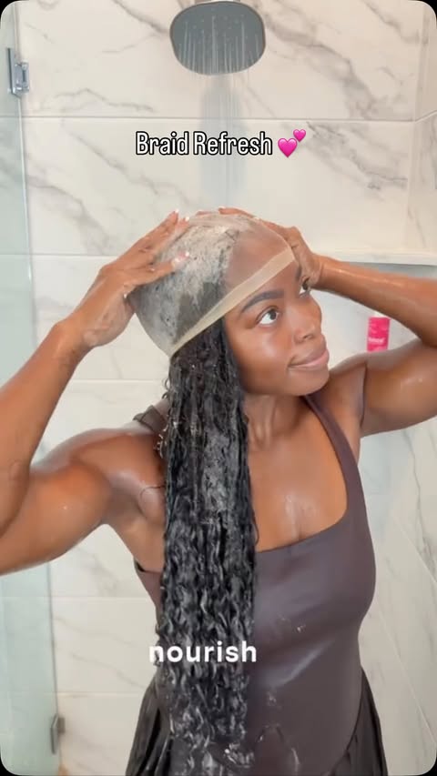 Instagram post by @iammarybennett for Viviscal. Caption reads: #ViviscalPartner Protective styling done [...].