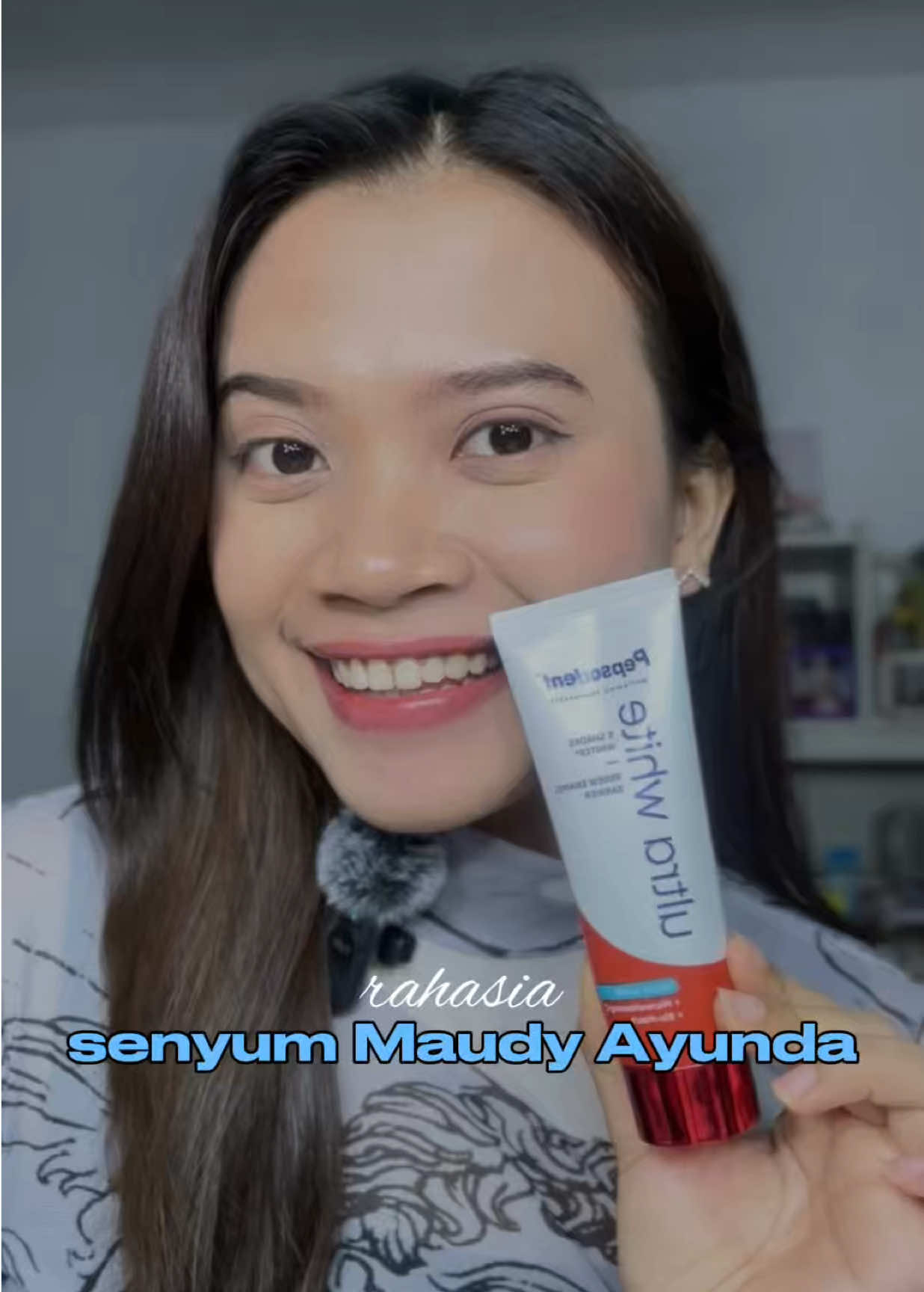 TikTok post by @garnisderaaa for Tanya Pepsodent. Caption reads: di tengah gemerlap JFW kemarin, yang paling nyita....