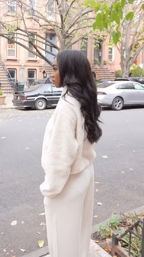 Instagram post by @cocochinelo for Athleta. Caption reads: three effortless styling hacks using @athleta....