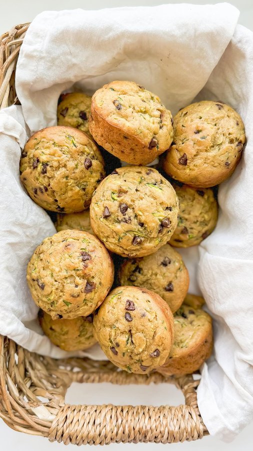 Instagram post by @thatbreadlady for Ankarsrum. Caption reads: [...] 

Honestly, I love the way my @ankarsrumusa....