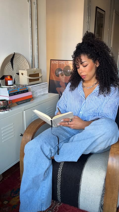 Instagram post by @iamsarahallaoui for Intelligent Change. Caption reads: I picked up the Five Minute Journal 2 years ago,....
