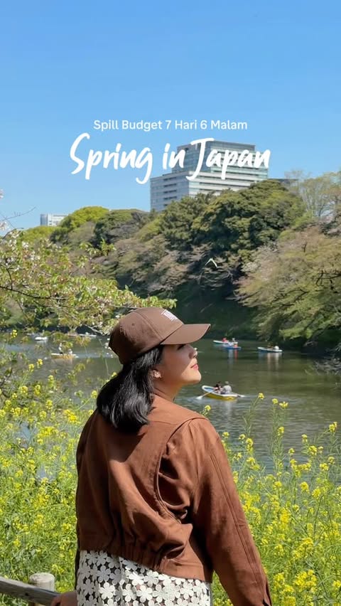 Instagram post by @sesarika for Traveloka. Caption reads: [...] dari jauh hari mumpung lagi ada promo....