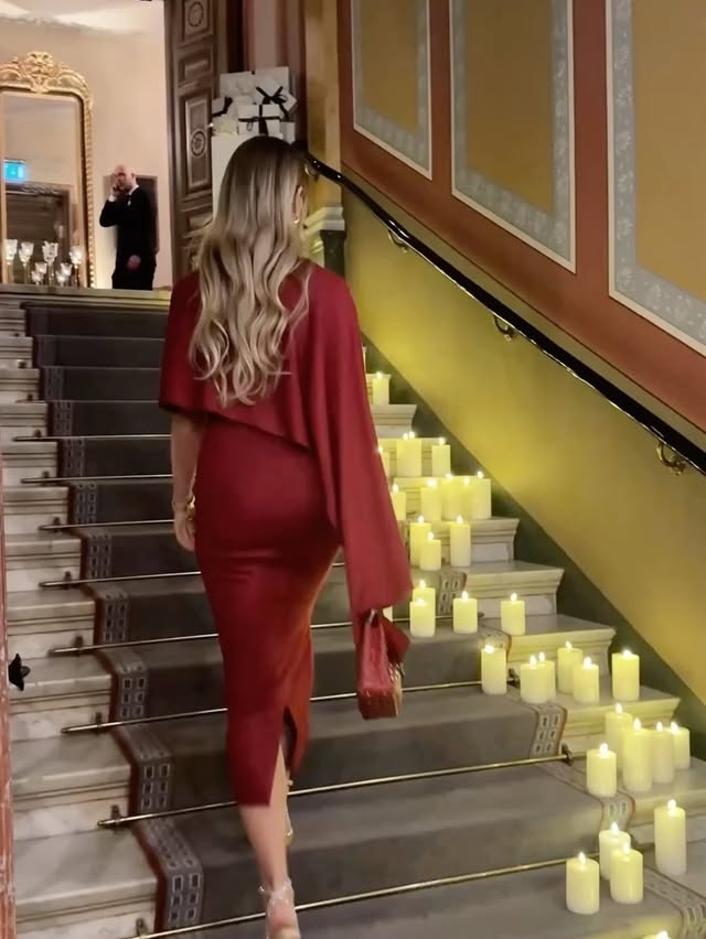 Instagram post by @jannid for essie. Caption reads: Advertisement @essie ❤️ What a night, @essie truly....