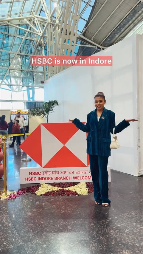 Instagram post by @itgirl.geetanjali for HSBC. Caption reads: [...] and sweets marked the arrival of HSBC in the....