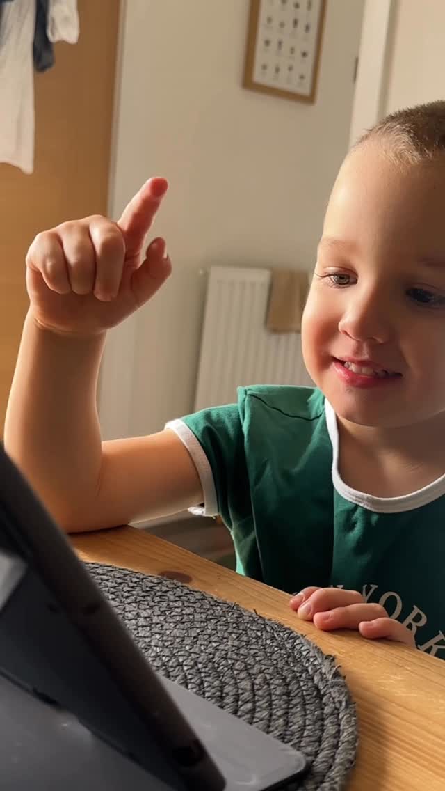 Instagram post by @p_west_ for Readingeggs. Caption reads: AD Newborn in one arm 👶toddler in the other🧒🏼…....