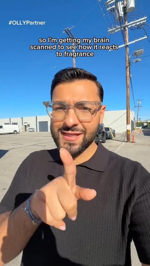 Instagram post by @paulreactss for OLLY. Caption reads: [...] out my brain cares about smells too!....