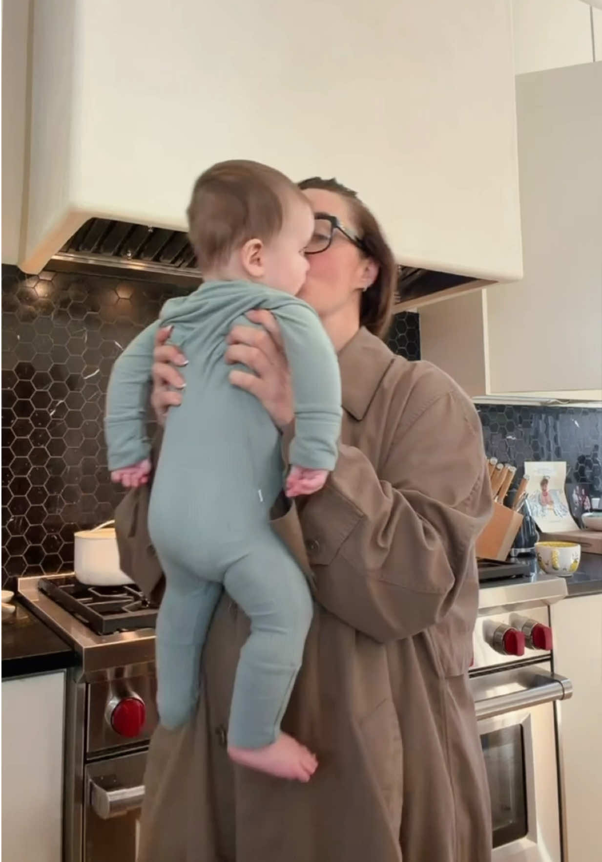 TikTok post by @laurynbosstick for Purely Elizabeth. Caption reads: [...] 1 1/3 c of A2 Greek yogurt • 1/2 c @Purely....