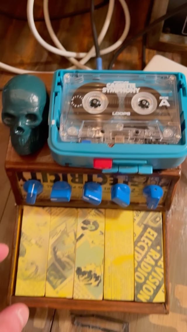 Instagram post by @thesoundofmachines for Spitfire Audio. Caption reads: [...] preview of a new sample library from....