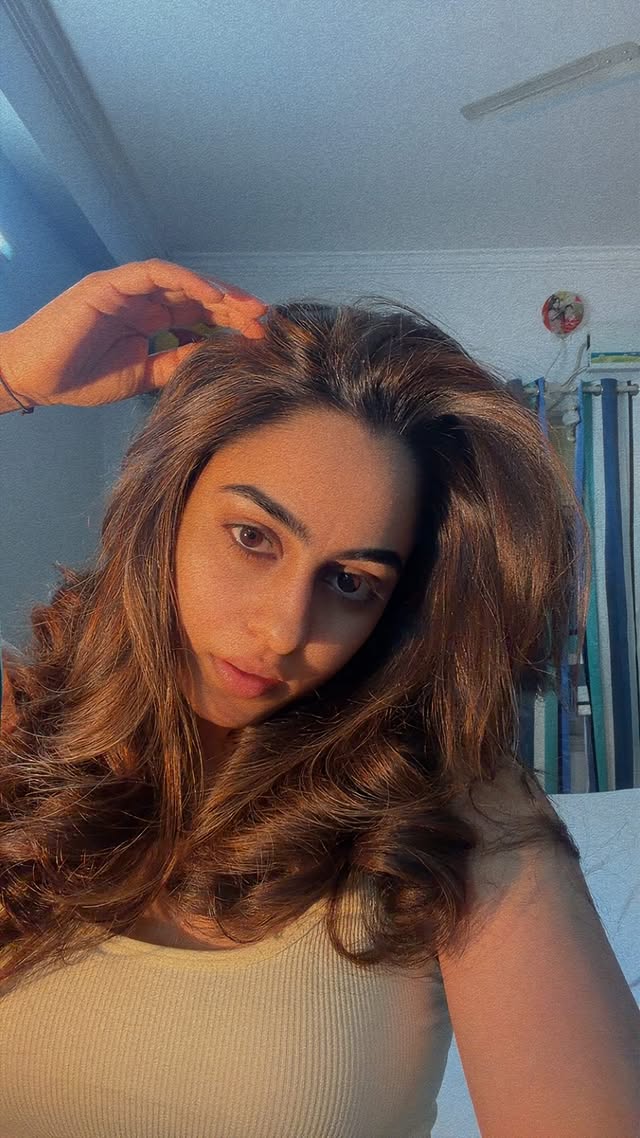 Instagram post by @nivirohera for indē wild. Caption reads: @indewild for that ✨🤩👩🏻💪🧬🥰🌟.