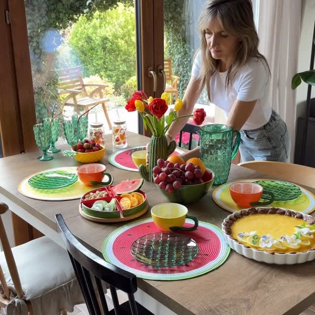 Instagram post by @home_in_garden for Pepco. Caption reads: Kolorowa energia w owocowym wydaniu! 🍋🍓 Wspólnie....
