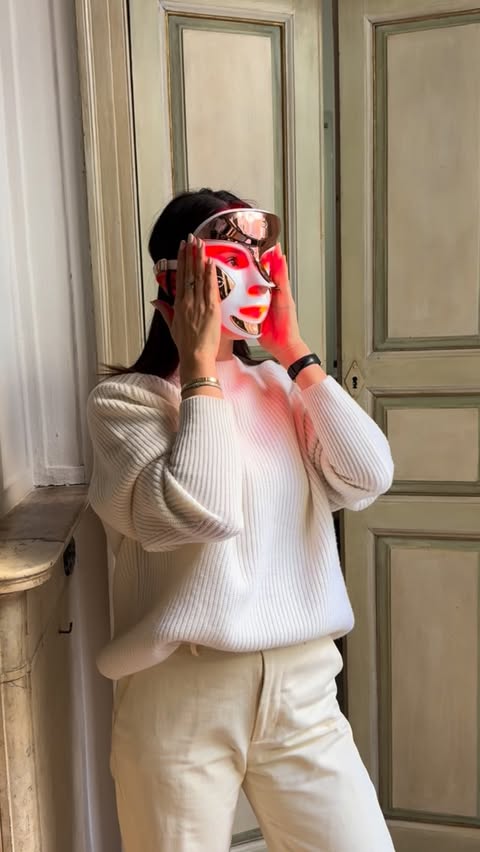 Instagram post by @carlotta.rubaltelli for Dr Dennis Gross. Caption reads: Just 3 minutes a day for brighter, smoother skin.....