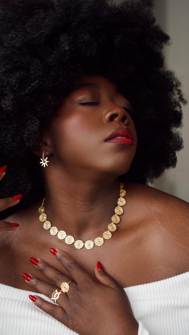 Instagram post by @stephanieyeboah for Ottoman Hands. Caption reads: [...] you fancy 25% off my collection with....