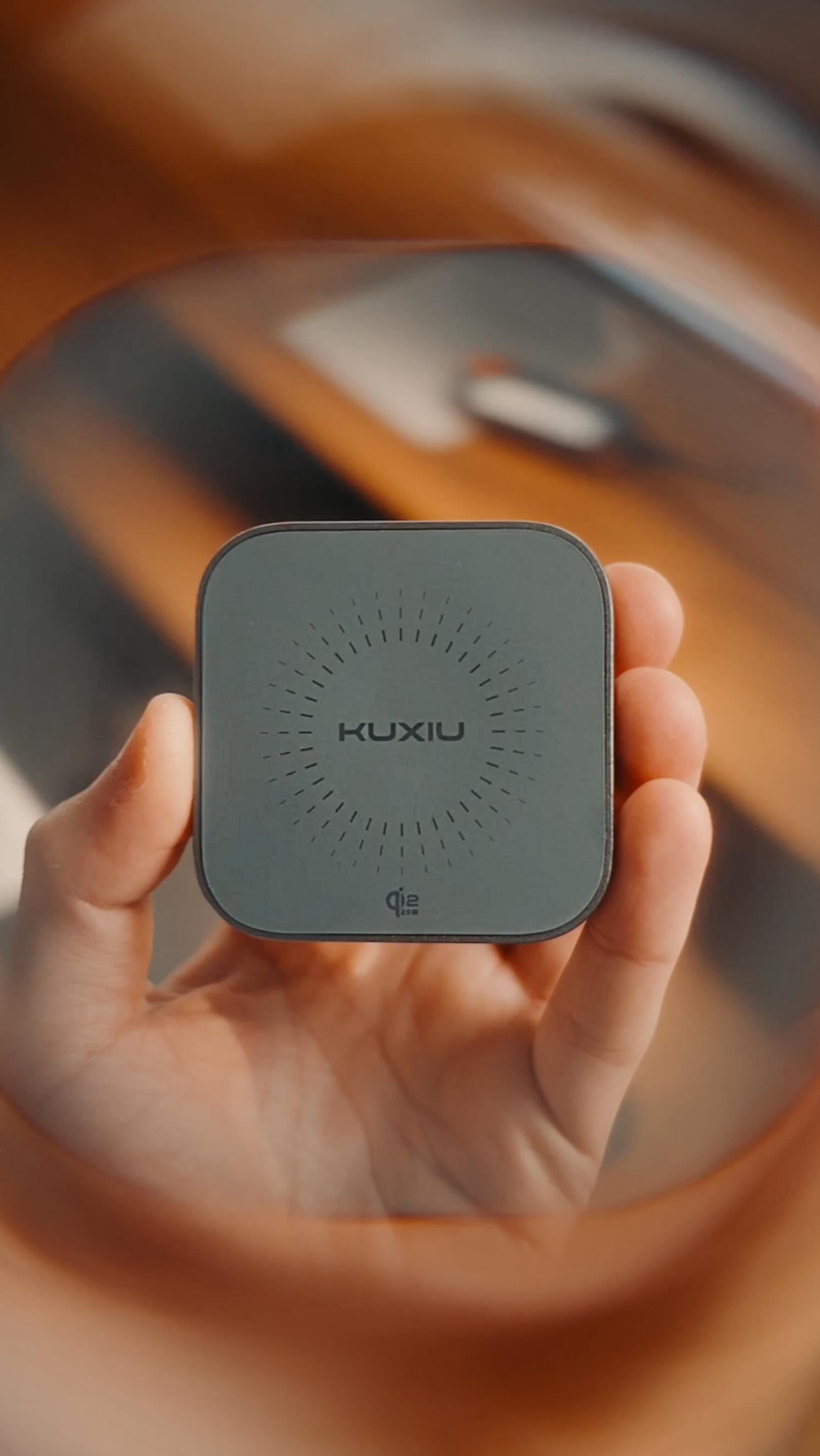 Instagram post by @iandreamosca for KUXIU. Caption reads: A compact super charger for your apple....