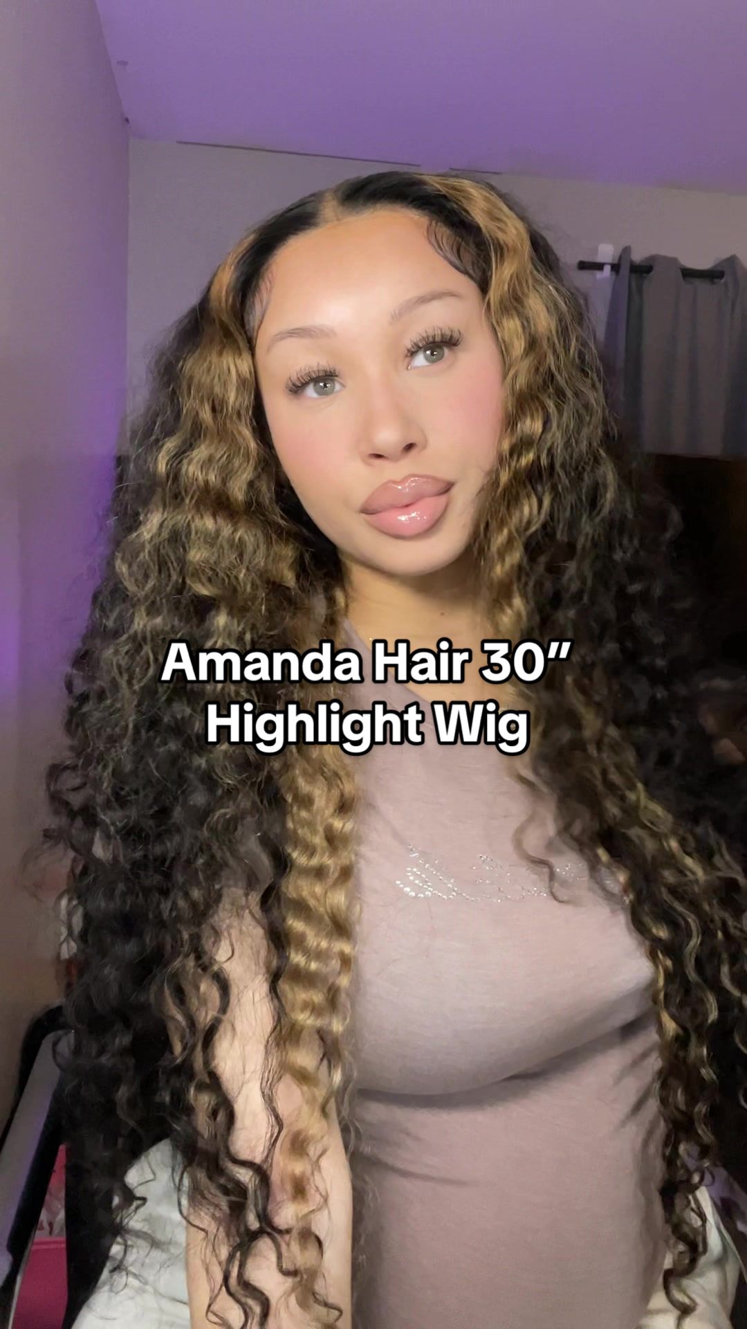 TikTok post by @therealdesmichelle for Amanda Hair. Caption reads: 10/10 my new fav highlight wig from@amandahair....
