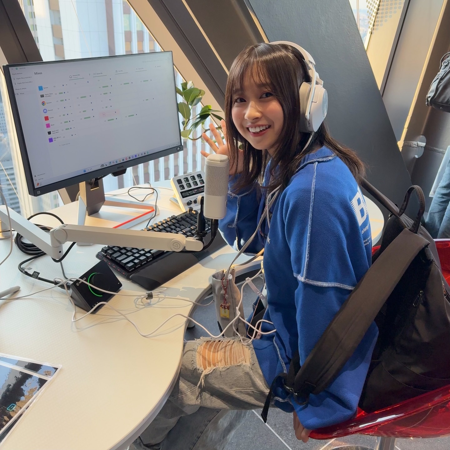 Instagram post by @hina.s3 for Elgato. Caption reads: Elgato Wave Next製品体験会行ってきたよー！ [...].