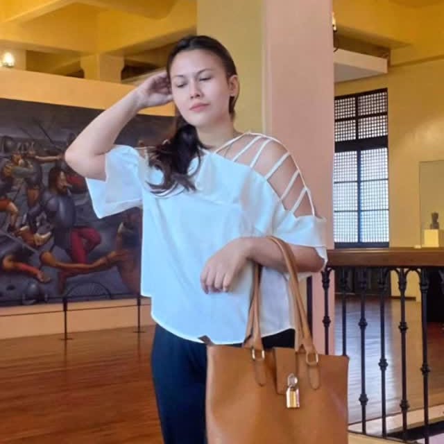 Instagram post by @kgcante for Auri Nutrition. Caption reads: Tried #AuriNutrition Super Mushroom Chill Gummies....